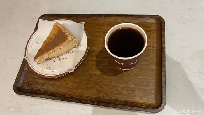 نرغب بمحل صغير او مستودع صغير لكراتين بلاستك 0