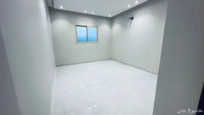 شقه للبيع دور ثاني مدخل مستقل 5 غرف وصاله وسطح كامل 14