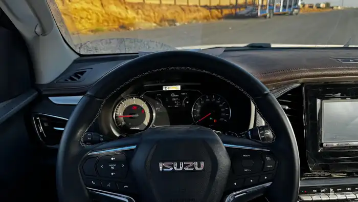 إعلان رهيب ايسزو 2024 MU-X دبل سعودي 12