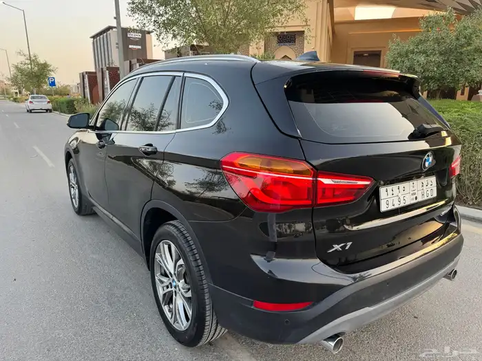 بي ام دبليو X1 مخزن 1