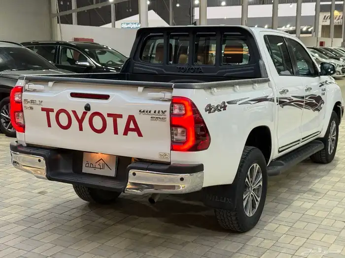 هايلوكس 2023 دبل ديزل فل كامل توماتيك 8