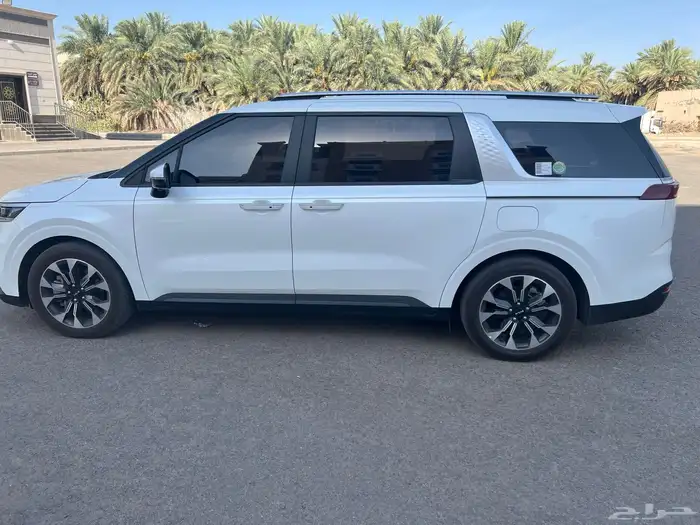 كيا كرنفال موديل 2023 ديزل 3