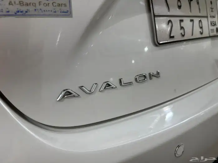 تويوتا افالون ليمتد 2015 ( بحالة الوكالة ) 25