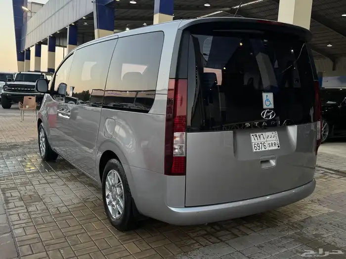 هيونداي ستاريا 2023 عداد 5 الاف 3