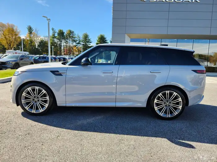 Range Rover Sport P400 Dynamic SE 2024 3