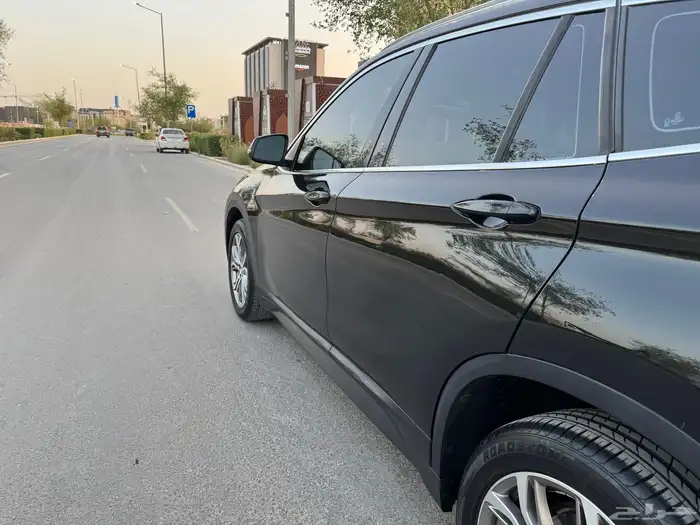 بي ام دبليو X1 مخزن 7