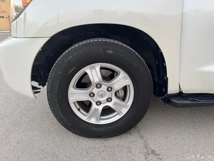 سكويا SR5 مالك واحد من الوكالة 6