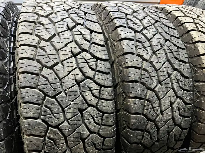 كفرات كومهو ربع حجري مقاس 285 70 17 36