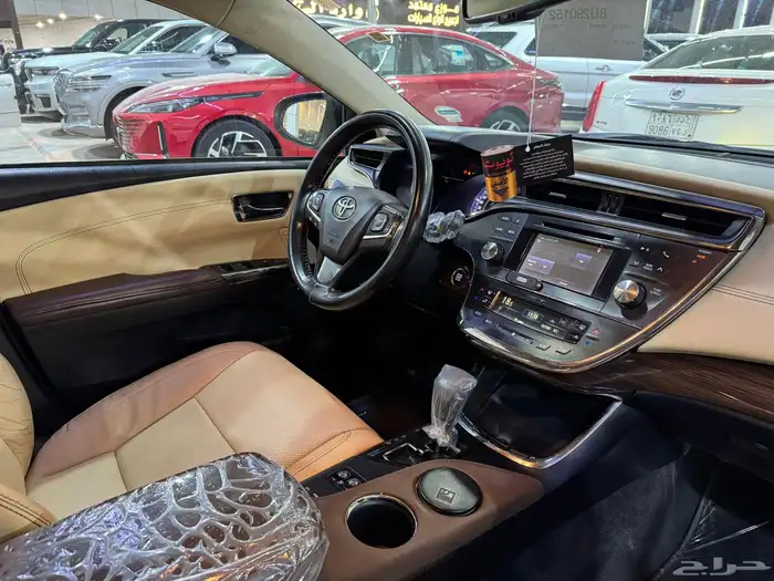 تويوتا افالون ليمتد 2015 ( بحالة الوكالة ) 26