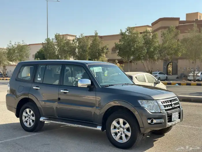 ميتسوبيشي باجيرو 2020 دبل ثلاث صفوف وكاله شرط 7