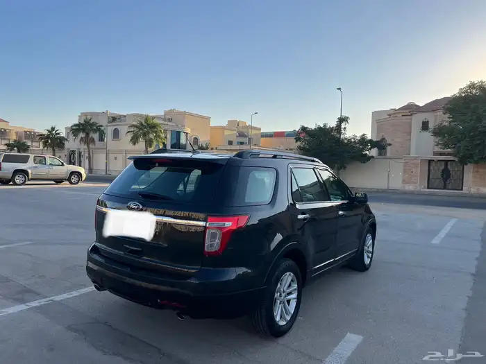 فورد اكسبلورر 2013 للبيع ممشى قليل بالنسبة لموديلها 8