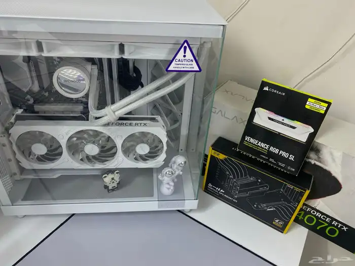 بي سي قيمنق لون ابيض 4