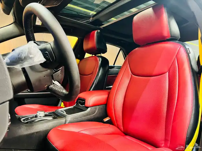 كرايزلر 2015 V6 C300 ( بحاله ممتازه) 12