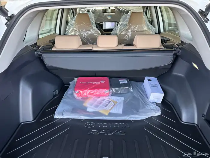 راف فور XLE 2.0 فتحه بصمه دبل موديل 2025 31