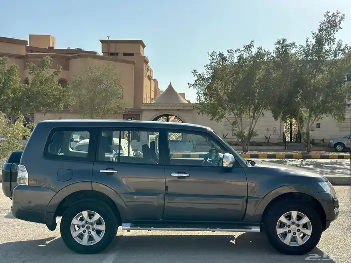 ميتسوبيشي باجيرو 2020 دبل ثلاث صفوف وكاله شرط 6