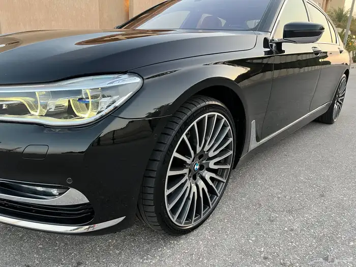 بي ام دبليو 750 LI ممشى قليل 2016 شبه جديد 8