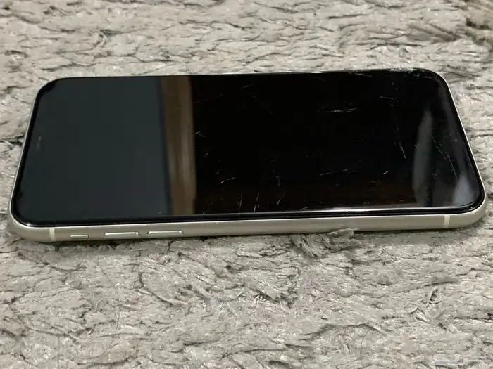 ايفون 11 نظيف 7