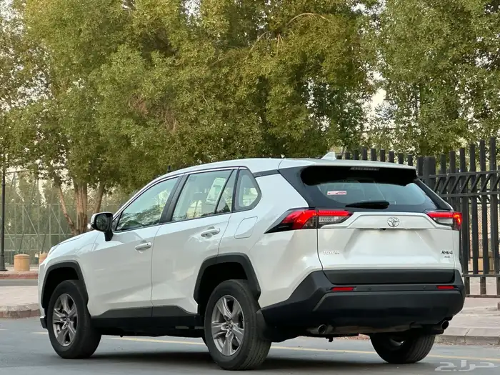 تويوتا راف فور موديل 2023 سعودي ستاندر دبل بنزين 22