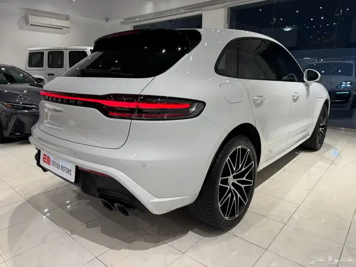 بورش مكان موديل 2022 ماشي 18 فقط 2