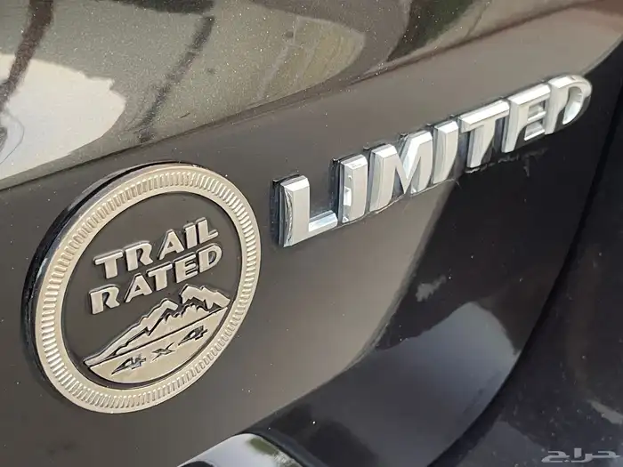 جيب جراند شيروكي 2015 سعودي عداد قليل بحالة الوكاله 14