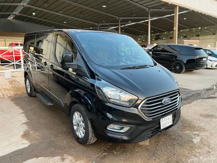 فان 9 ركاب تورينو فورد 2023 شبة جديد ديزل سعودي 4