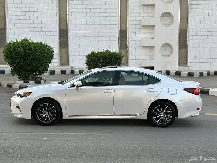 لكزس ES350 2016 قمة بالنظافة 6