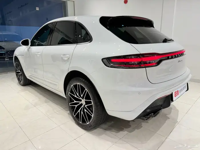 بورش مكان موديل 2022 ماشي 18 فقط 1