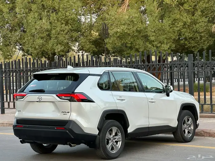 تويوتا راف فور موديل 2023 سعودي ستاندر دبل بنزين 9