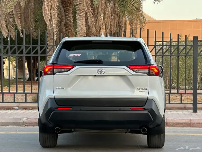 تويوتا راف فور موديل 2023 سعودي ستاندر دبل بنزين 15
