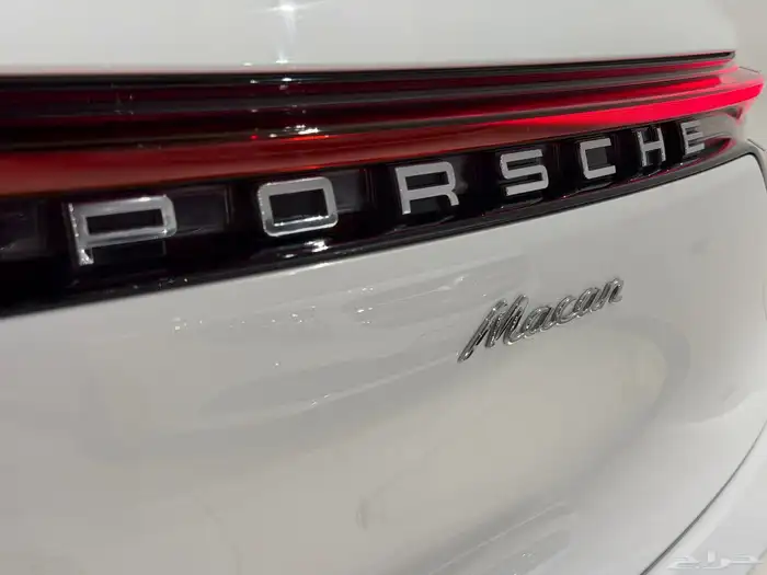 بورش مكان موديل 2022 ماشي 18 فقط 7