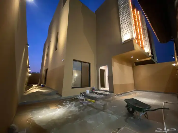 فيلا فاخرة ومميزة وذكية (جديدة للبيع) 0