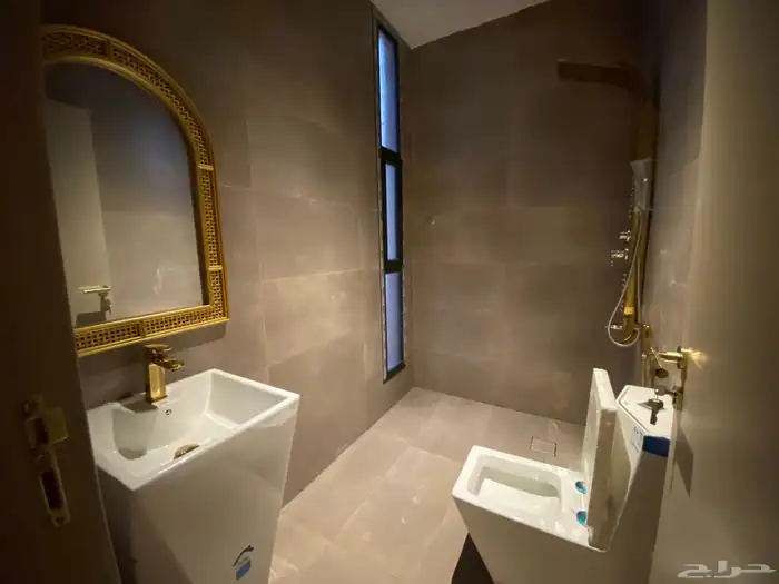 فيلا فاخرة ومميزة وذكية (جديدة للبيع) 8