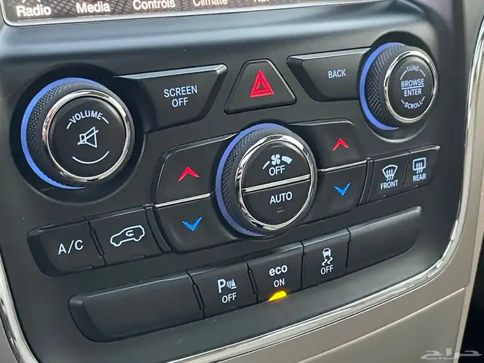 جيب جراند شيروكي 2015 سعودي عداد قليل بحالة الوكاله 29