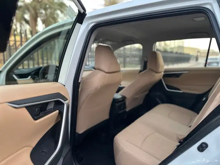 تويوتا راف فور موديل 2023 سعودي ستاندر دبل بنزين 31