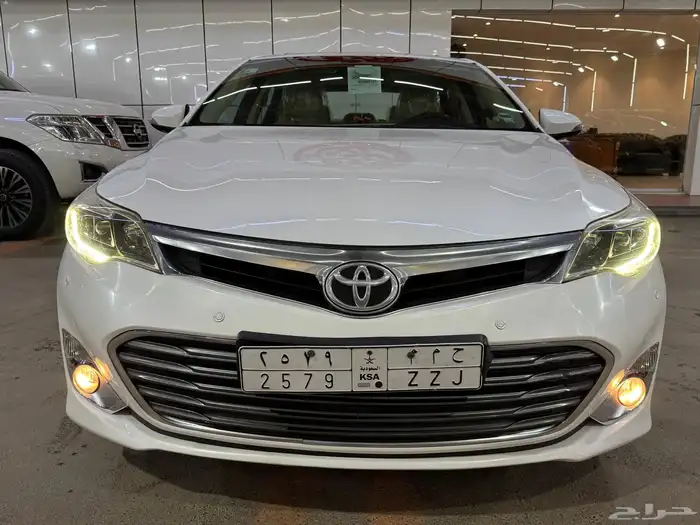 تويوتا افالون ليمتد 2015 ( بحالة الوكالة ) 9