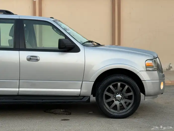 فورد اكسبديشن 2012 بحالة الوكاله 13