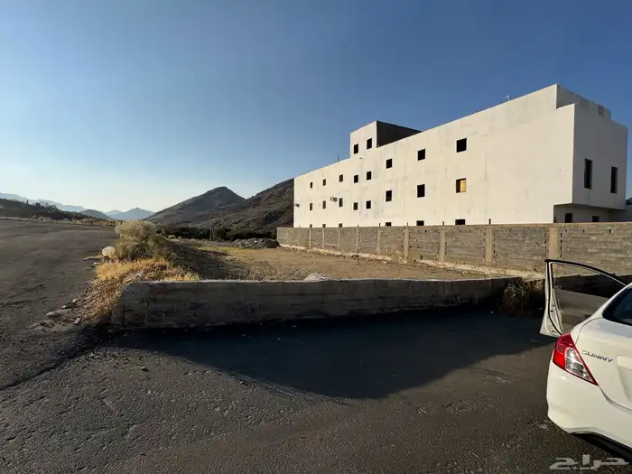 أرض روعه في الوسام على ثلاث واجهات 0