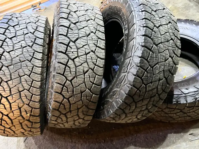 كفرات كومهو ربع حجري مقاس 285 70 17 19