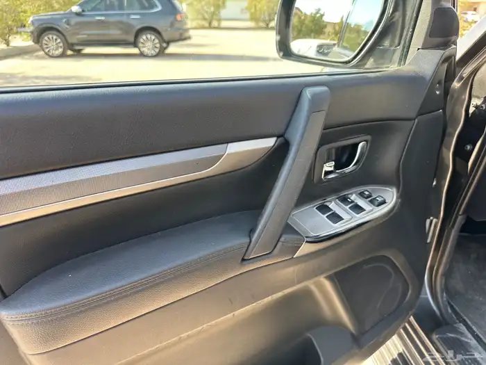 ميتسوبيشي باجيرو 2020 دبل ثلاث صفوف وكاله شرط 9