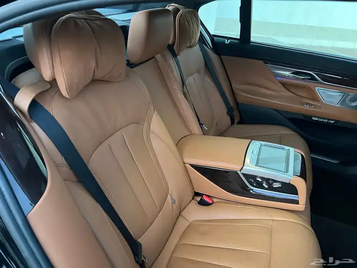 بي ام دبليو 750 LI ممشى قليل 2016 شبه جديد 44