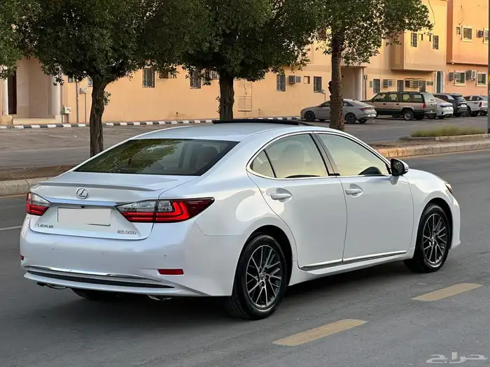 لكزس ES350 2016 قمة بالنظافة 3