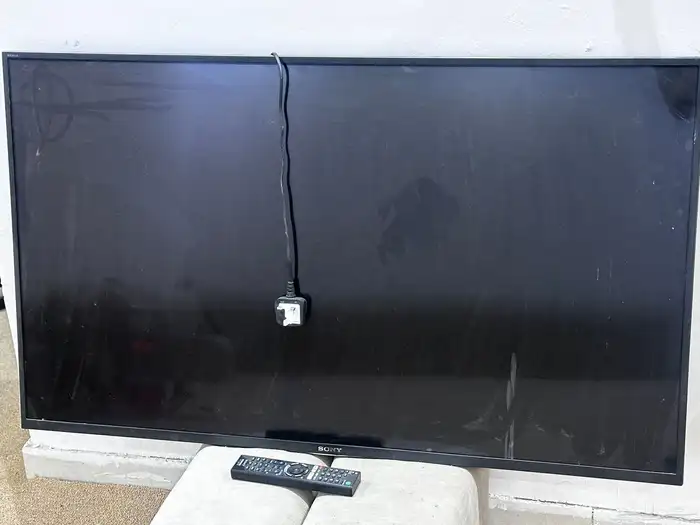 شاشك سوني سمارت نضيفة 0