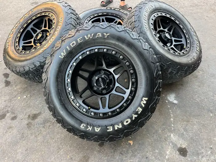 جنوط   ميتود اسود مقاس 17 مع كفرات حجرية تاريخ 23 جمس 40