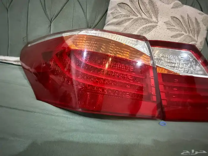 للبيع اسطبات خلفيه لكزس Ls460من مديل 2010-2012 طقم 2