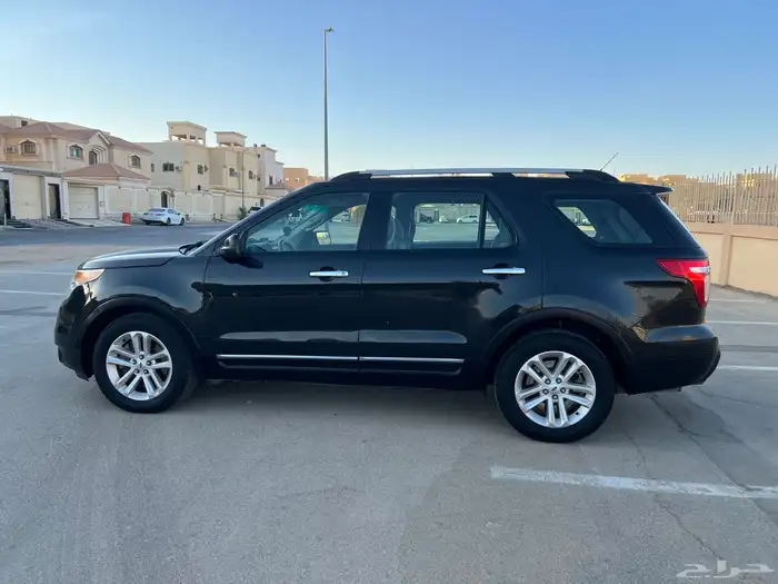 فورد اكسبلورر 2013 للبيع ممشى قليل بالنسبة لموديلها 0