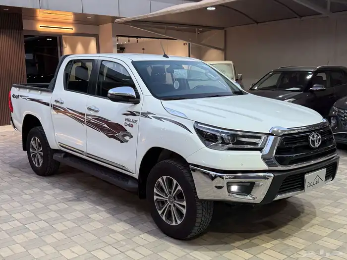 هايلوكس 2023 دبل ديزل فل كامل توماتيك 4