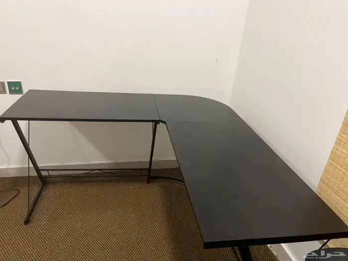 طاولة بي سي حرف L لايوجد اي كسر او خدش 1