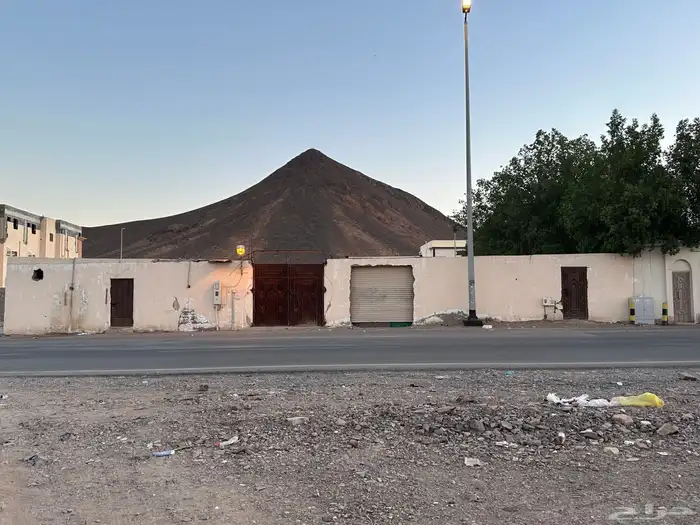 حوش للبيع في العزيزية (ت 7) تجاري مساحة 885م 2