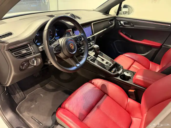 بورش مكان موديل 2022 ماشي 18 فقط 8