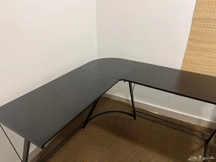 طاولة بي سي حرف L لايوجد اي كسر او خدش 0